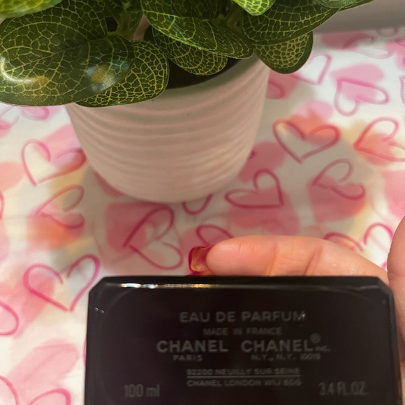 Chanel Coco Noir Eau de Parfum - Black - Picture 3 of 3